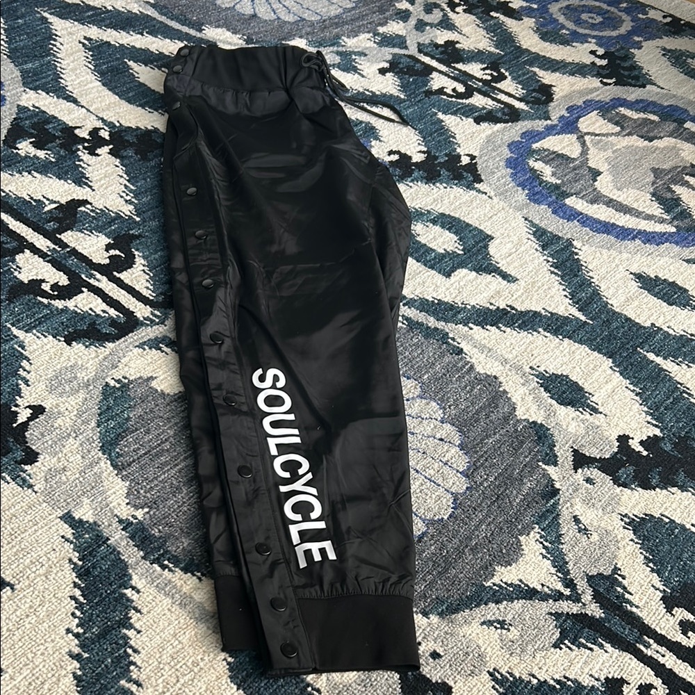 Soulcycle Women's Black Drawstring Snap Button Tr… - image 1